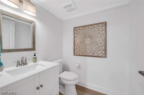 6075 Pelican Bay Blvd 303, Naples FL - photo 20 of 49