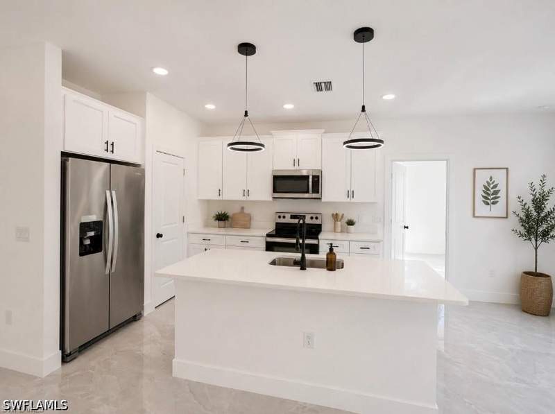4 bedroom SingleFamilyResidence at 302 Stonybrook Ave, Lehigh Acres, Lehigh Acres — photo 2