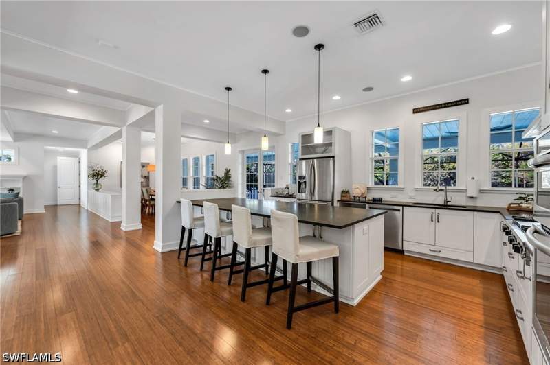 5 bedroom SingleFamilyResidence at 65 Mahogany Dr, Pine Ridge, Naples — photo 5