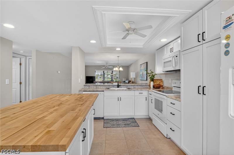 2 bedroom Condominium at 12191 Kelly Sands Way 1505, Manor, Fort Myers — photo 3