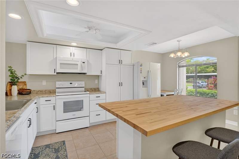 2 bedroom Condominium at 12191 Kelly Sands Way 1505, Manor, Fort Myers — photo 4