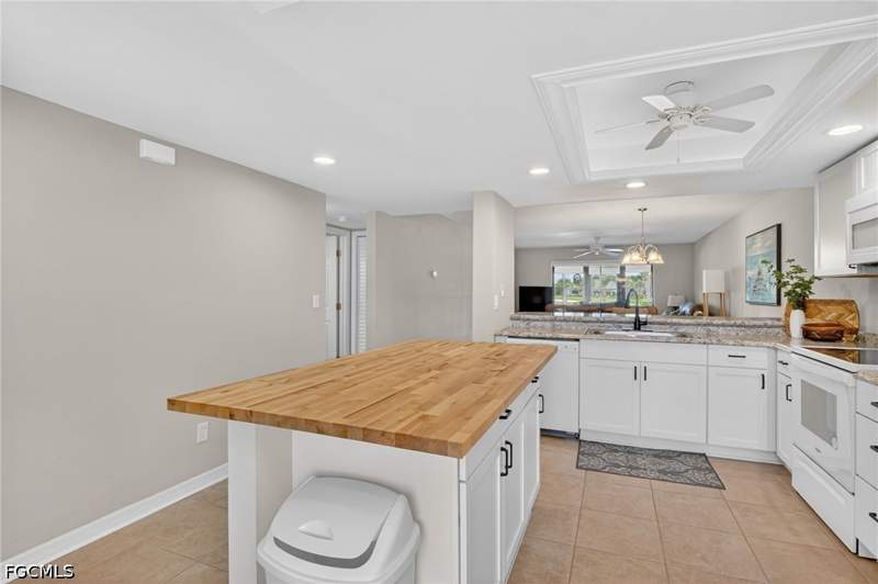 2 bedroom Condominium at 12191 Kelly Sands Way 1505, Manor, Fort Myers — photo 5