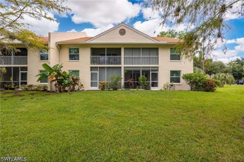 257 Robin Hood Cir 101, Naples FL - photo 23 of 30