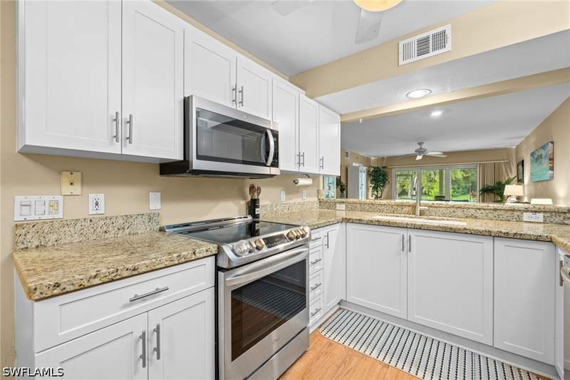 3 bedroom Condominium at 257 Robin Hood Cir 101, Sherwood, Naples — photo 3