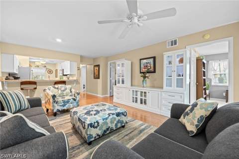 257 Robin Hood Cir 101, Naples FL - photo 9 of 30