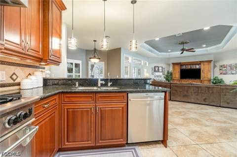 15753 Caloosa Creek Cir, Fort Myers FL - photo 17 of 47