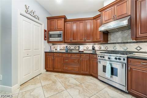 15753 Caloosa Creek Cir, Fort Myers FL - photo 18 of 47