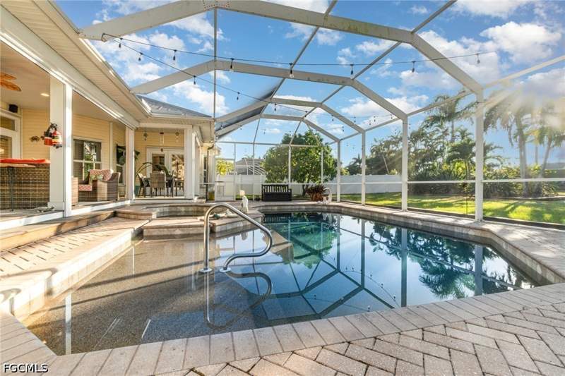 4 bedroom SingleFamilyResidence at 15753 Caloosa Creek Cir, Caloosa Creek, Fort Myers — photo 5