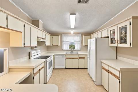 10071 Broken Woods Ct S, North Fort Myers FL - photo 24 of 51