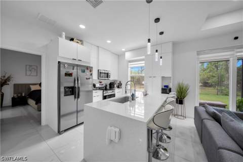 6131 Laurelwood Dr, Fort Myers FL - photo 10 of 33