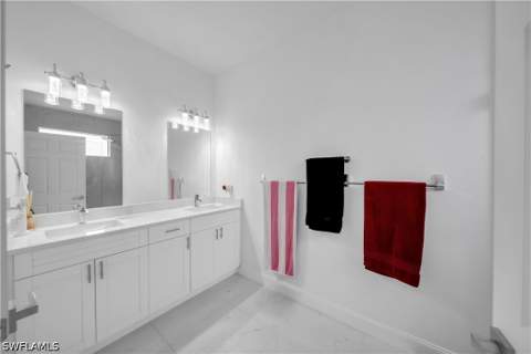 6131 Laurelwood Dr, Fort Myers FL - photo 14 of 33