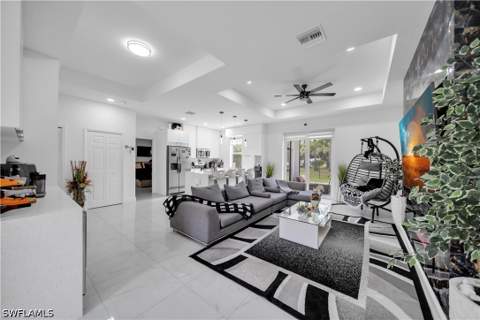 6131 Laurelwood Dr, Fort Myers FL - photo 6 of 33