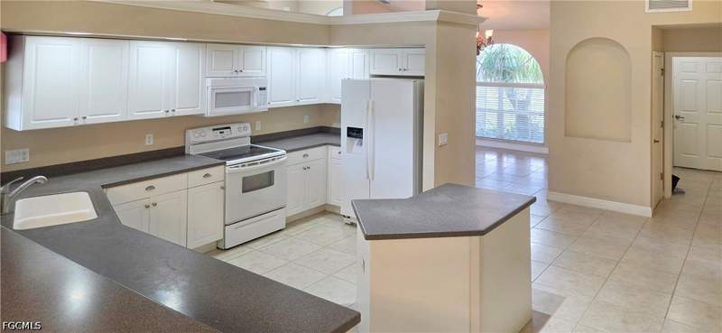 4 bedroom SingleFamilyResidence at 4202 NW 35th St, Cape Coral, Cape Coral — photo 4