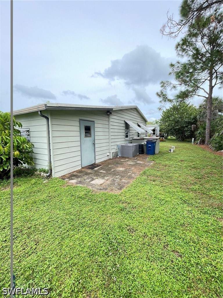 2 bedroom ManufacturedHome at 26256 Squire Ln, Imperial Harbor, Bonita Springs — photo 4