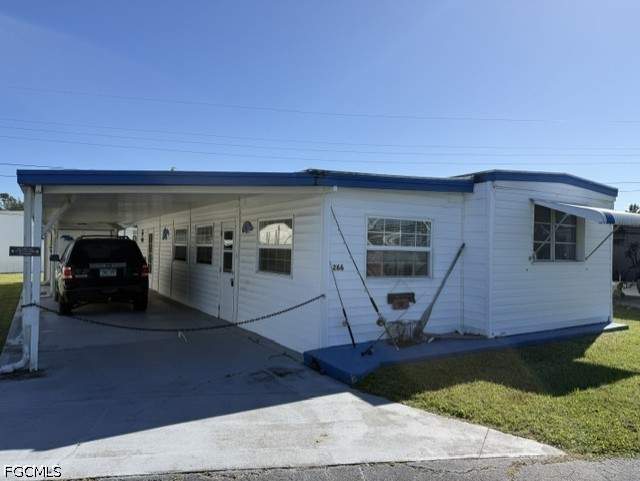 2 bedroom ManufacturedHome at 5558 Palm Beach Blvd 266, Sun-N-Fun Mobile Home Village, Fort Myers — photo 2