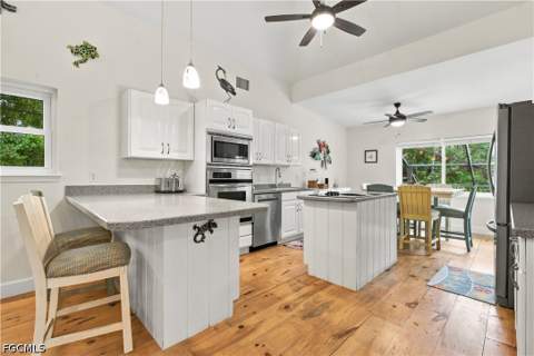 726 Cardium St, Sanibel FL - photo 11 of 48