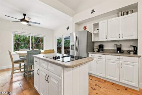 726 Cardium St, Sanibel FL - photo 13 of 48