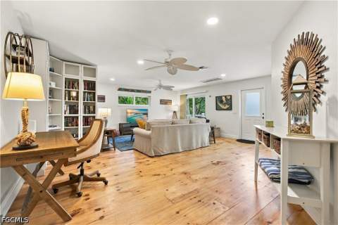 726 Cardium St, Sanibel FL - photo 9 of 48