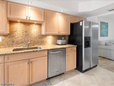26910 Wedgewood Dr 403, Bonita Springs FL - photo 12 of 40