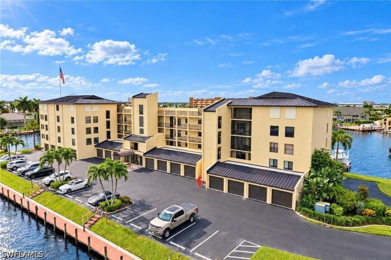 2 bedroom Condominium at 4647 SE 17th Pl 202, Clipper Bay Condo, Cape Coral — photo 2