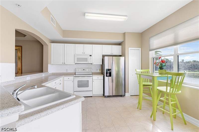 2 bedroom Condominium at 10730 Ravenna Way 305, Ravenna, Fort Myers — photo 2