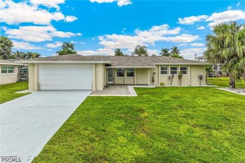 5031 Pelican Blvd, Cape Coral FL - photo 6 of 38