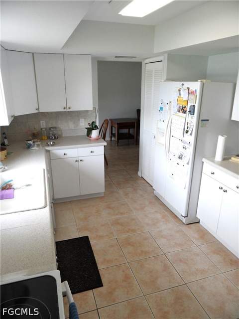 9860 Owlclover St, Fort Myers FL - photo 9 of 26