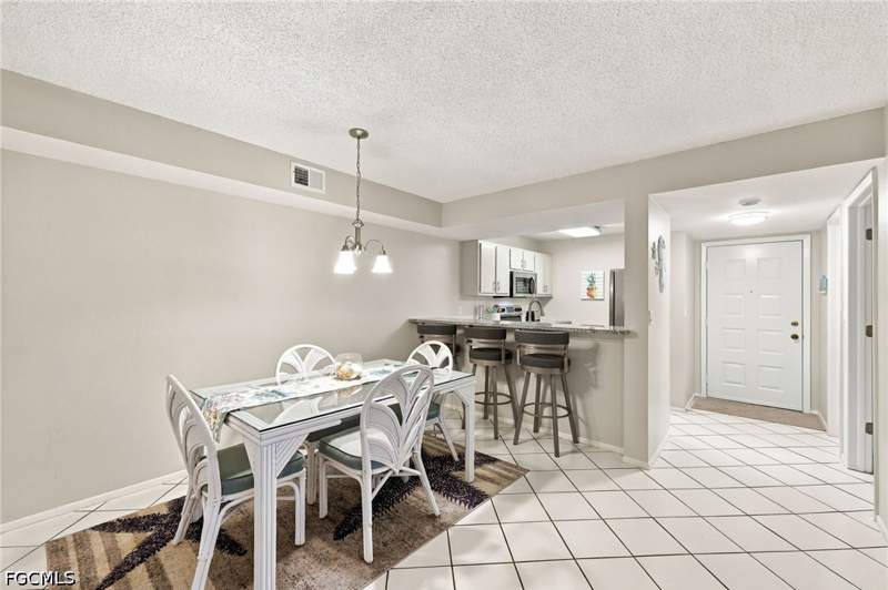 2 bedroom Condominium at 14861 Summerlin Woods Dr 11, Summerlin Woods, Fort Myers — photo 2