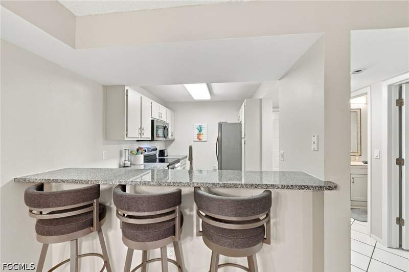 2 bedroom Condominium at 14861 Summerlin Woods Dr 11, Summerlin Woods, Fort Myers — photo 4