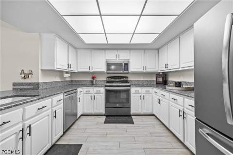 5080 Prevatt Ln, Fort Myers FL - photo 10 of 65