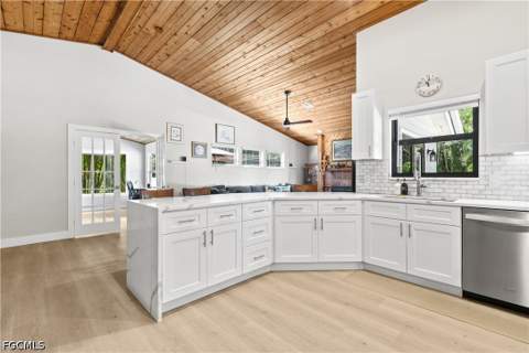 12446 McGregor Woods Cir, Fort Myers FL - photo 8 of 35