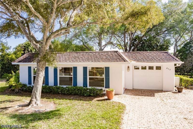 2 bedroom SingleFamilyResidence at 217 Yorkshire Ct 2, Royal Arms Villas, Naples — photo 3