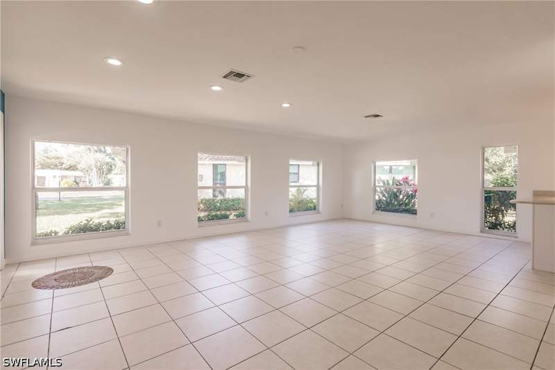2 bedroom SingleFamilyResidence at 217 Yorkshire Ct 2, Royal Arms Villas, Naples — photo 5