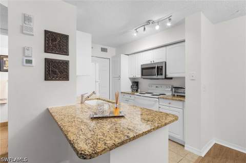 8920 Colonnades Ct E 524, Bonita Springs FL - photo 12 of 25