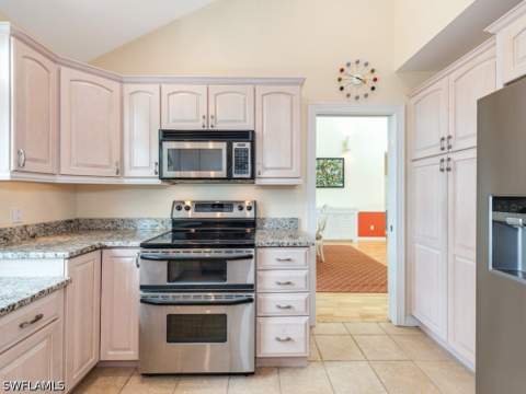 640 2nd St S 2, Naples FL - photo 12 of 24