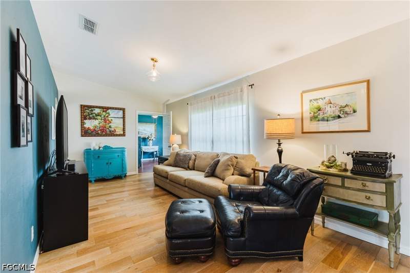 3 bedroom SingleFamilyResidence at 3315 NW 14th St, Cape Coral, Cape Coral — photo 4