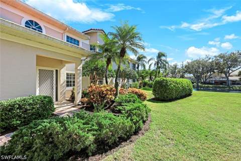 6210 Reserve Cir 504, Naples FL - photo 6 of 20