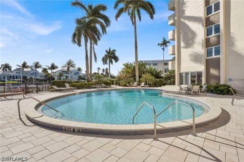 2150 Gulf Shore Blvd N 609, Naples FL - photo 11 of 18