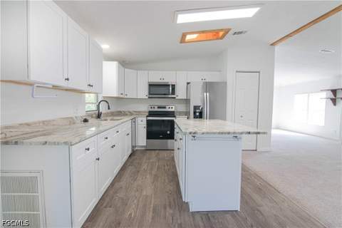 2425 Zoysia Ln, North Fort Myers FL - photo 10 of 32