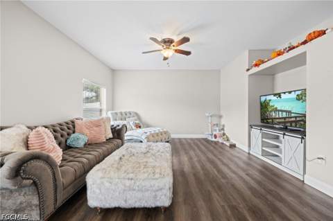 15752 Sunny Crest Ln, Fort Myers FL - photo 11 of 49