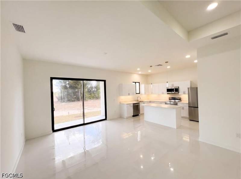 4 bedroom SingleFamilyResidence at 2113 NW 41st Ave, Cape Coral, Cape Coral — photo 2