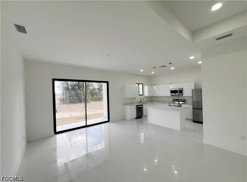 4 bedroom SingleFamilyResidence at 2113 NW 41st Ave, Cape Coral, Cape Coral — photo 4