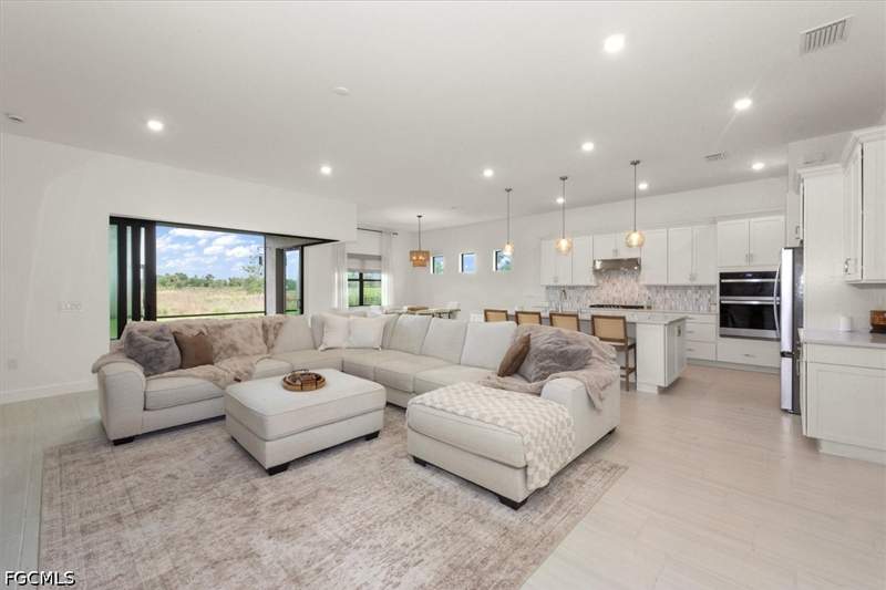 3 bedroom SingleFamilyResidence at 19450 Hinkley Dr, Verdana Village, Estero — photo 5