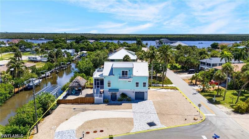 3 bedroom SingleFamilyResidence at 3597 Shell Mound Blvd, Shell Mound Park, Fort Myers Beach — photo 4