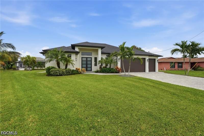 3 bedroom SingleFamilyResidence at 2501 SW 28th Ter, Cape Coral, Cape Coral — photo 3