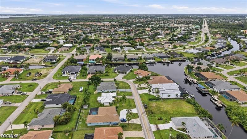 3 bedroom SingleFamilyResidence at 2501 SW 28th Ter, Cape Coral, Cape Coral — photo 5