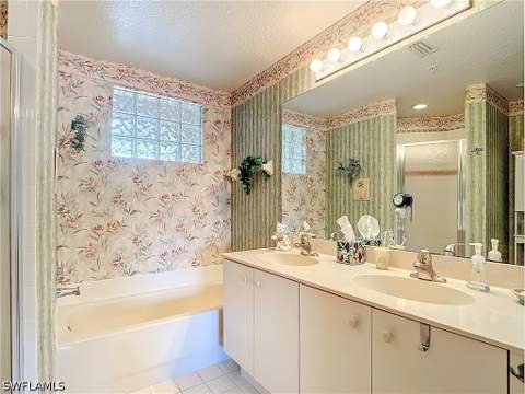 6930 Huntington Lakes Cir 104, Naples FL - photo 12 of 18