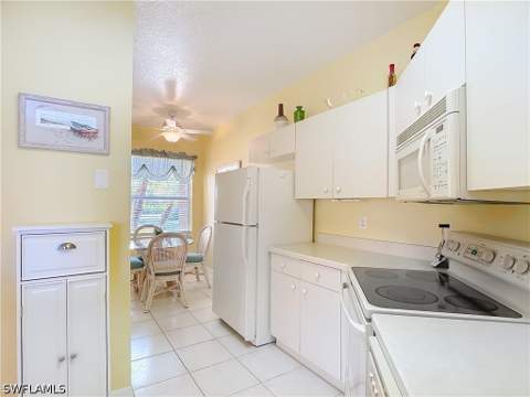 6930 Huntington Lakes Cir 104, Naples FL - photo 6 of 18