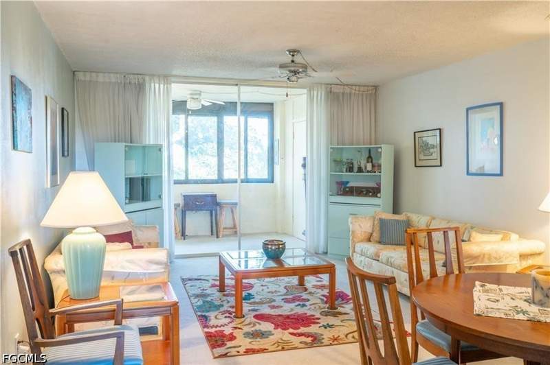 2 bedroom Condominium at 5959 Winkler Rd 307, Bermuda Club Condo, Fort Myers — photo 3