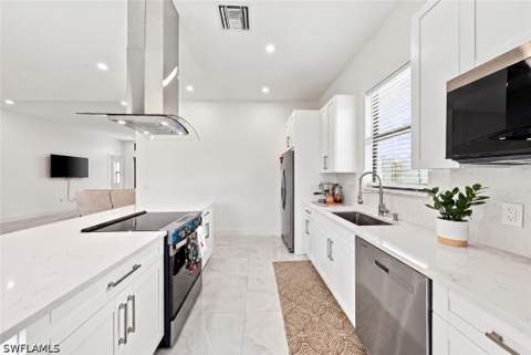 2625 32nd Ave SE, Naples FL - photo 10 of 42